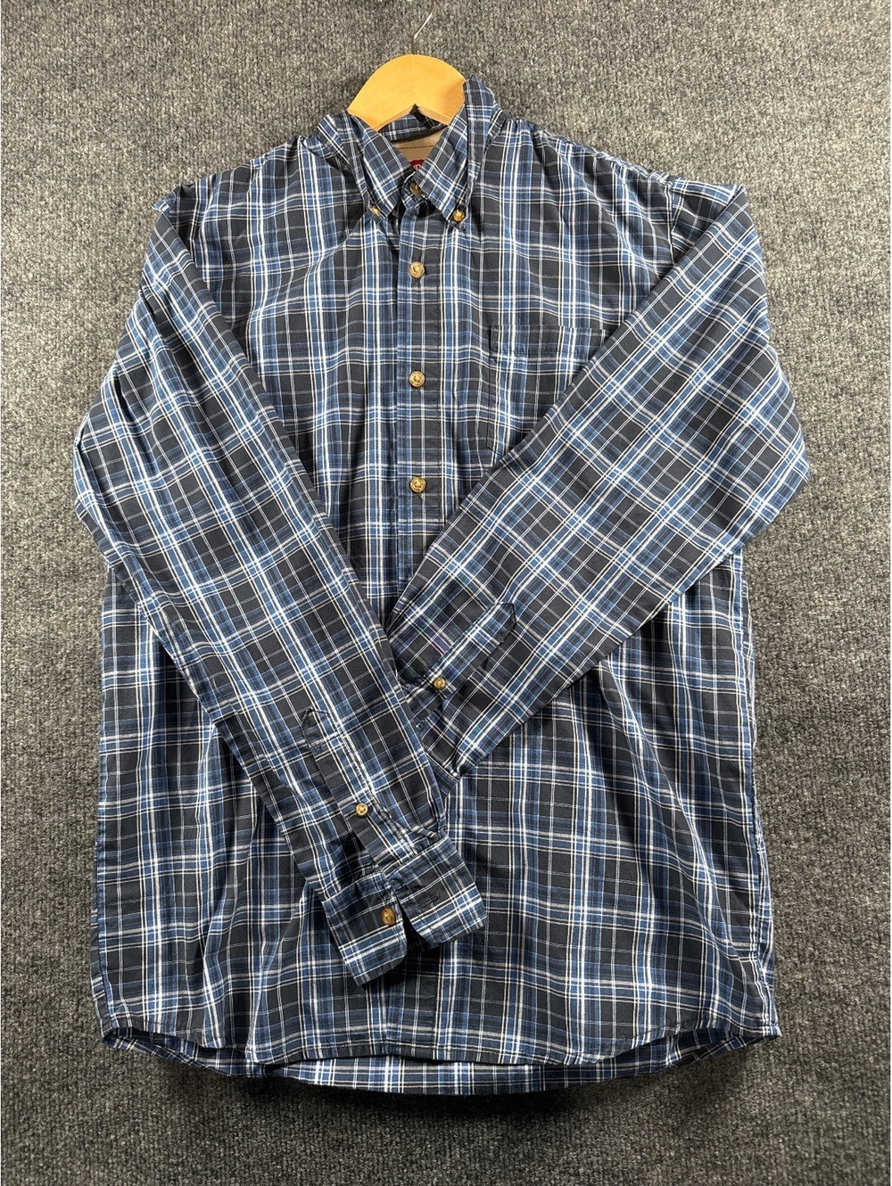 Wrangler Premium Quality Men's Plaid Button Up Shirt Small Blue Wrinkle Resist